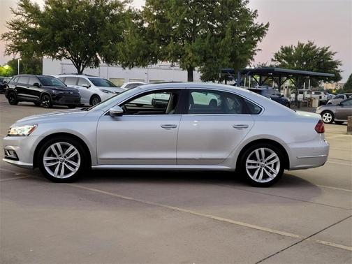 2018 Volkswagen Passat 2.0T SEL Premium