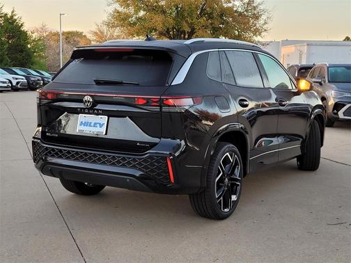 2026 Volkswagen Tiguan 2.0T SEL R-Line