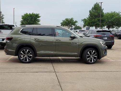 2025 Volkswagen Atlas 2.0T SEL Premium R-Line