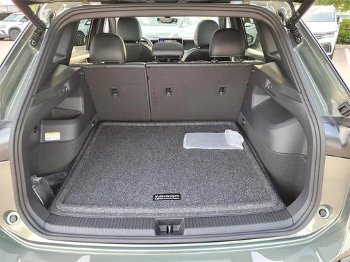 2025 Volkswagen Tiguan 2.0T SE R-Line Black