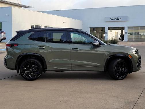 2025 Volkswagen Tiguan 2.0T SE R-Line Black
