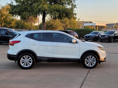 2017 Nissan Rogue Sport S