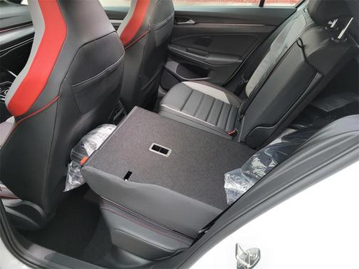 2026 Volkswagen Golf GTI SE