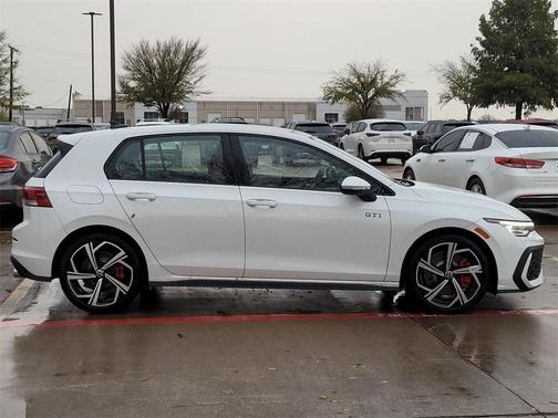 2026 Volkswagen Golf GTI SE