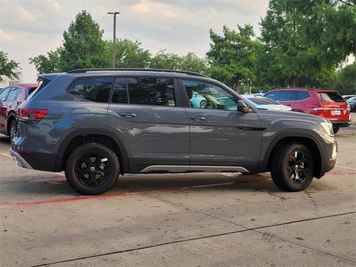 2025 Volkswagen Atlas 2.0T Peak Edition