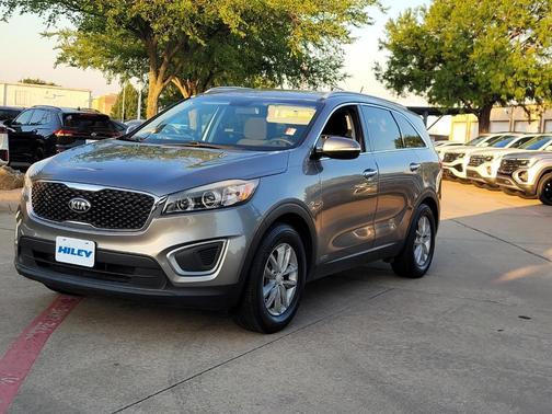 Titanium Silver 2016 Kia Sorento LX