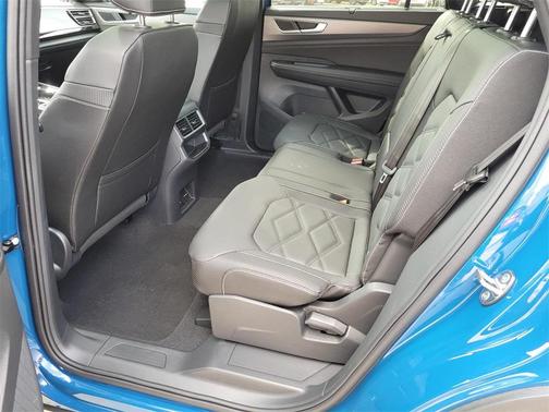 2025 Volkswagen Atlas Cross Sport 2.0T SE w/Technology