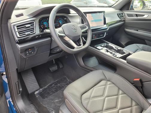 2025 Volkswagen Atlas Cross Sport 2.0T SE w/Technology
