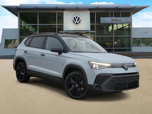 2026 Volkswagen Taos 1.5T SE Black