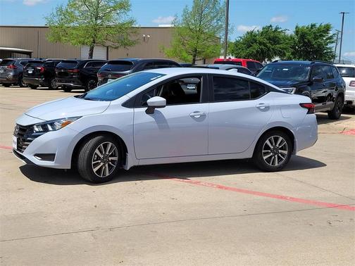 2024 Nissan Versa 1.6 SV