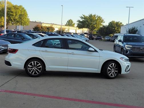 2025 Volkswagen Jetta 1.5T SE