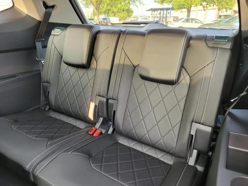 Green 2026 Volkswagen Atlas 2.0T SEL Premium R-Line