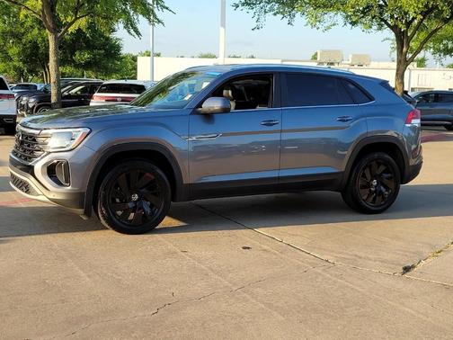 Platinum Gray Metallic 2024 Volkswagen Atlas Cross Sport 2.0T SE w/Technology