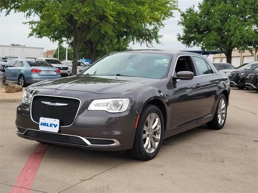 2018 Chrysler 300 Touring