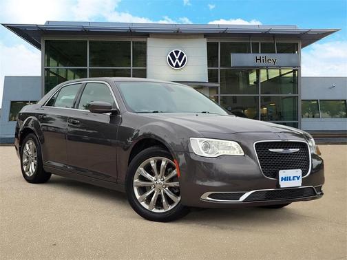 2018 Chrysler 300 Touring