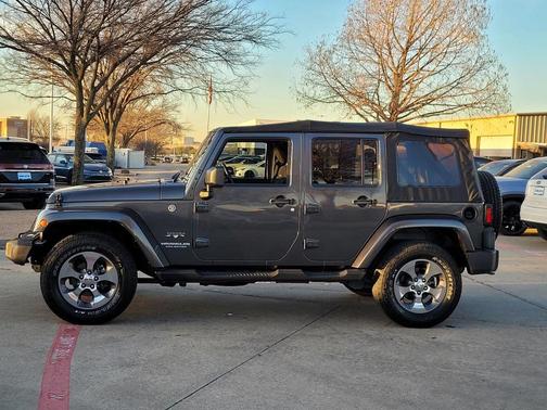 2017 Jeep Wrangler Unlimited Sahara