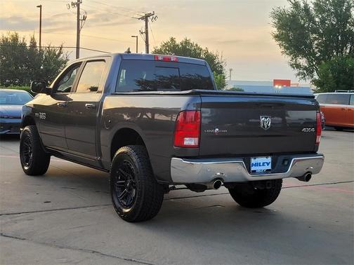 2016 RAM 1500 SLT