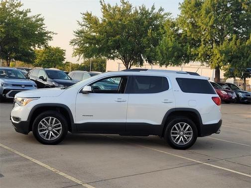 2017 GMC Acadia SLE-2
