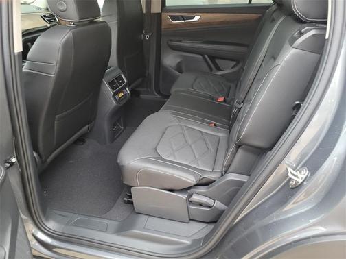 2025 Volkswagen Atlas 2.0T SE