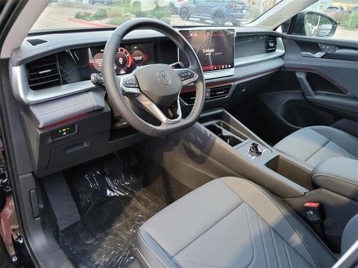 2025 Volkswagen Tiguan 2.0T SE
