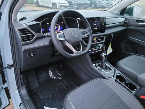 2026 Volkswagen Taos 1.5T SE Black