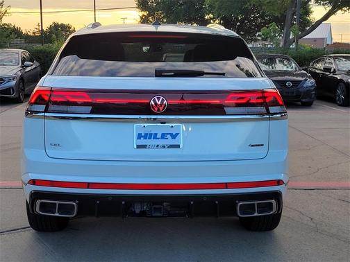 2024 Volkswagen Atlas Cross Sport 2.0T SEL R-Line
