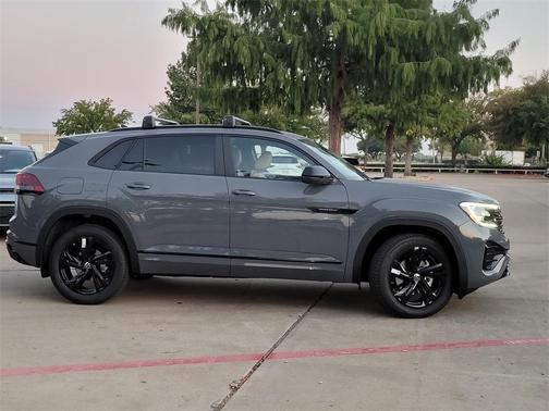 2026 Volkswagen Atlas Cross Sport 2.0T SEL R-Line Black