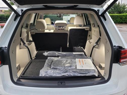 2025 Volkswagen Atlas 2.0T SEL Premium R-Line