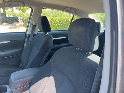 2013 Subaru Legacy 2.5i Premium