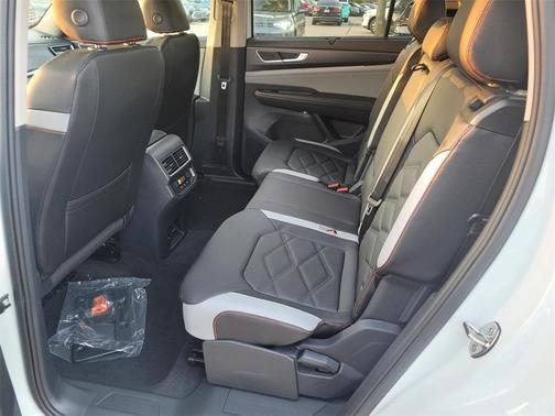 2025 Volkswagen Atlas 2.0T Peak Edition
