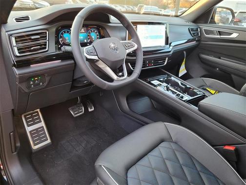2025 Volkswagen Atlas Cross Sport 2.0T SEL Premium R-Line