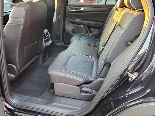 2025 Volkswagen Atlas Cross Sport 2.0T SEL Premium R-Line