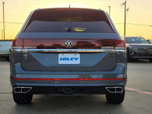 Pure Gray 2025 Volkswagen Atlas 2.0T SEL Premium R-Line