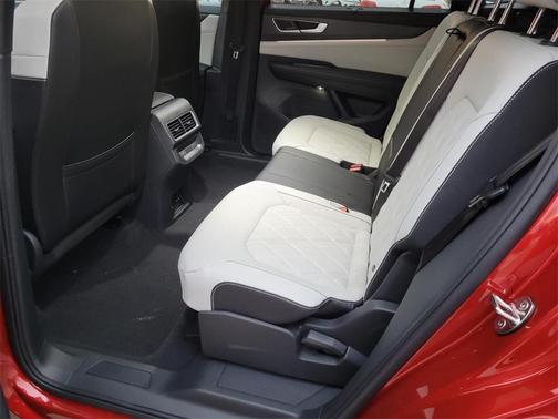 2025 Volkswagen Atlas Cross Sport 2.0T SEL Premium R-Line
