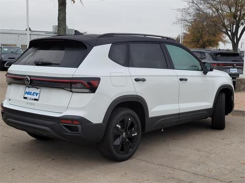 2026 Volkswagen Taos 1.5T SE Black