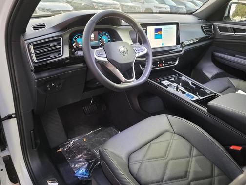 2026 Volkswagen Atlas Cross Sport 2.0T SE w/Technology