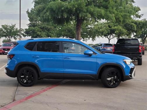 2025 Volkswagen Taos 1.5T SE