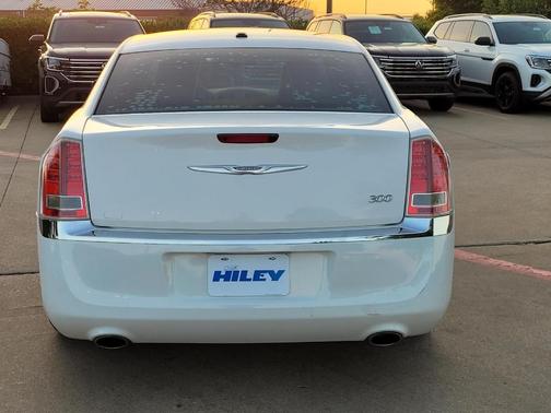 Bright White Clearcoat 2014 Chrysler 300 Base