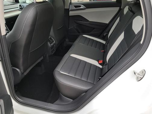 2025 Volkswagen Taos 1.5T SEL