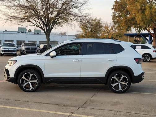 2025 Volkswagen Taos 1.5T SEL