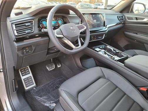 2025 Volkswagen Atlas Cross Sport 2.0T SEL R-Line Black