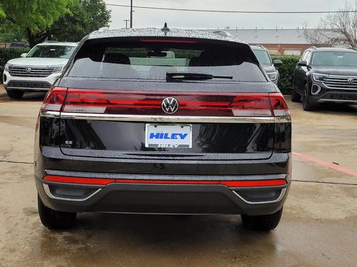 Deep Black Pearl Effect 2026 Volkswagen Atlas Cross Sport 2.0T SE