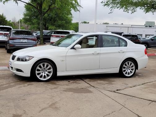 White 2006 BMW 330 i