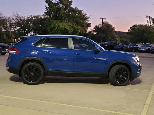 2025 Volkswagen Atlas Cross Sport 2.0T SE w/Technology