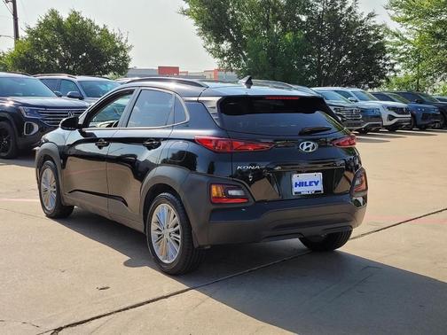Ultra Black 2021 Hyundai KONA SEL Plus