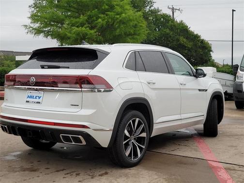 2025 Volkswagen Atlas Cross Sport 2.0T SEL Premium R-Line
