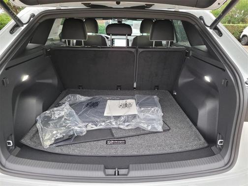 2025 Volkswagen Atlas Cross Sport 2.0T SEL Premium R-Line