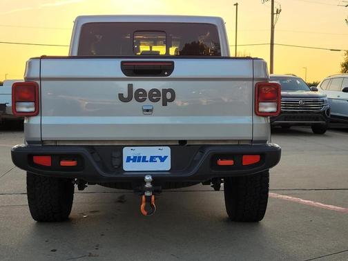 Silver Zynith Clearcoat 2023 Jeep Gladiator Mojave