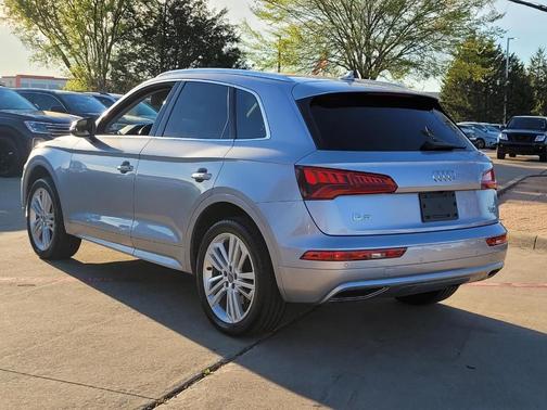 Florett Silver Metallic 2018 Audi Q5 2.0T Tech Premium