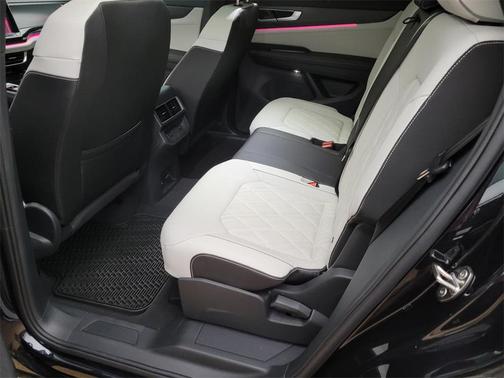2025 Volkswagen Atlas Cross Sport 2.0T SEL Premium R-Line